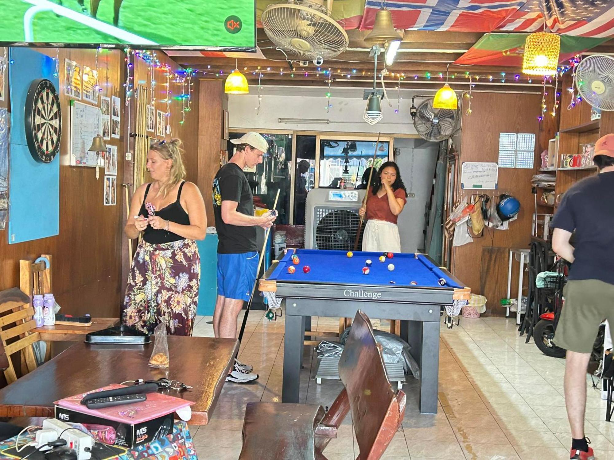 Noot'S Bar And Guesthouse Kanchanaburi City Exterior photo