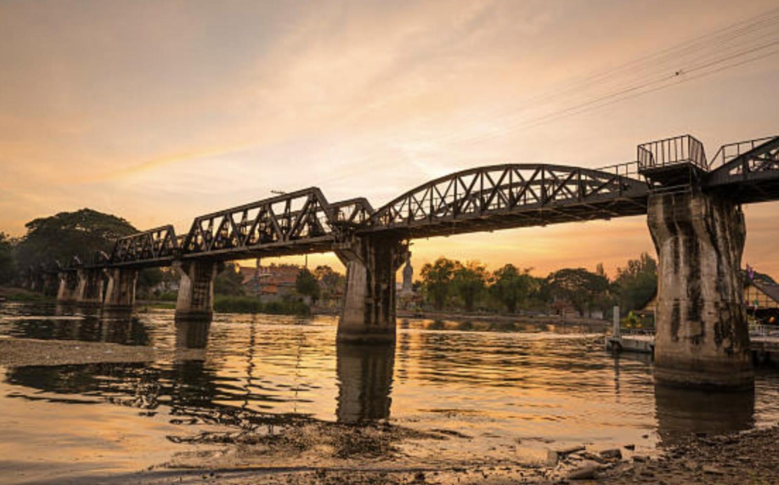 Noot'S Bar And Guesthouse Kanchanaburi City Exterior photo