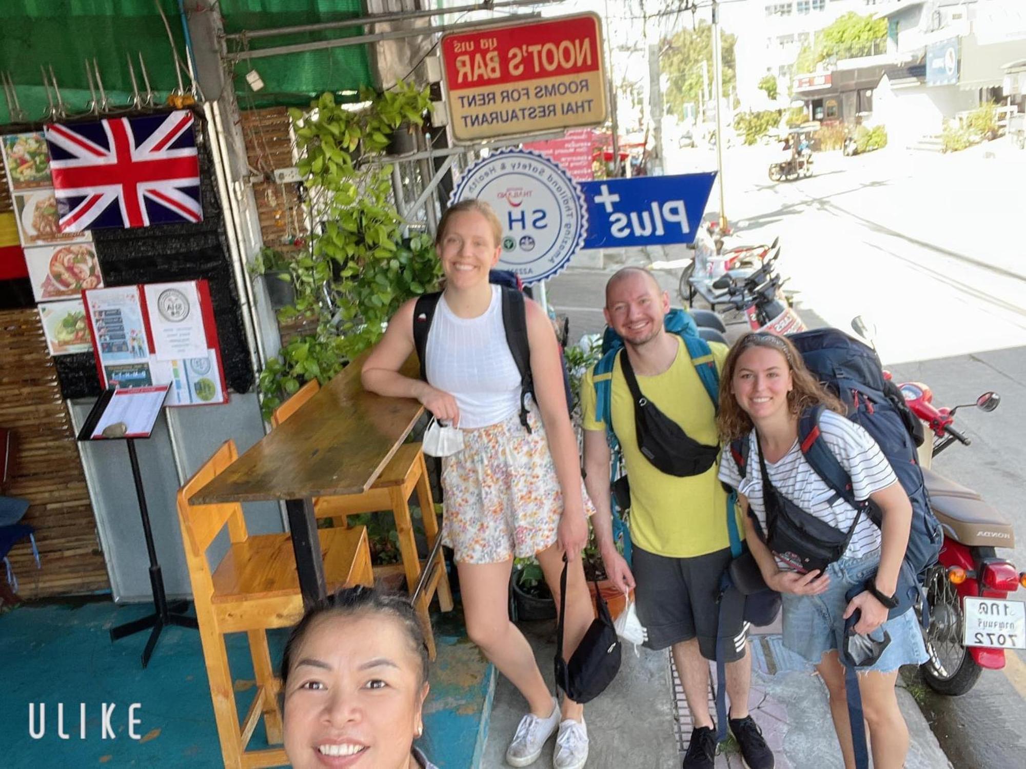 Noot'S Bar And Guesthouse Kanchanaburi City Exterior photo